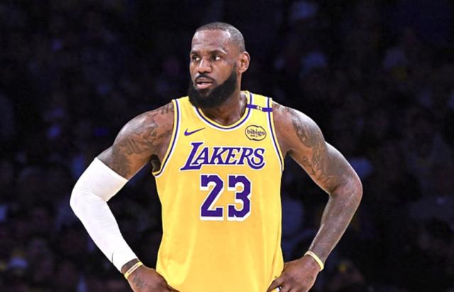 hth-连续两年首轮被绅士横扫！詹姆斯已不具备争冠能力