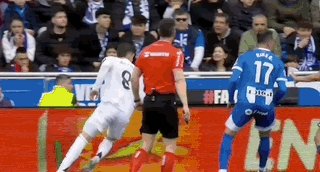 【西甲】卡马温加破门姆巴佩红牌，皇马1比0阿拉维斯